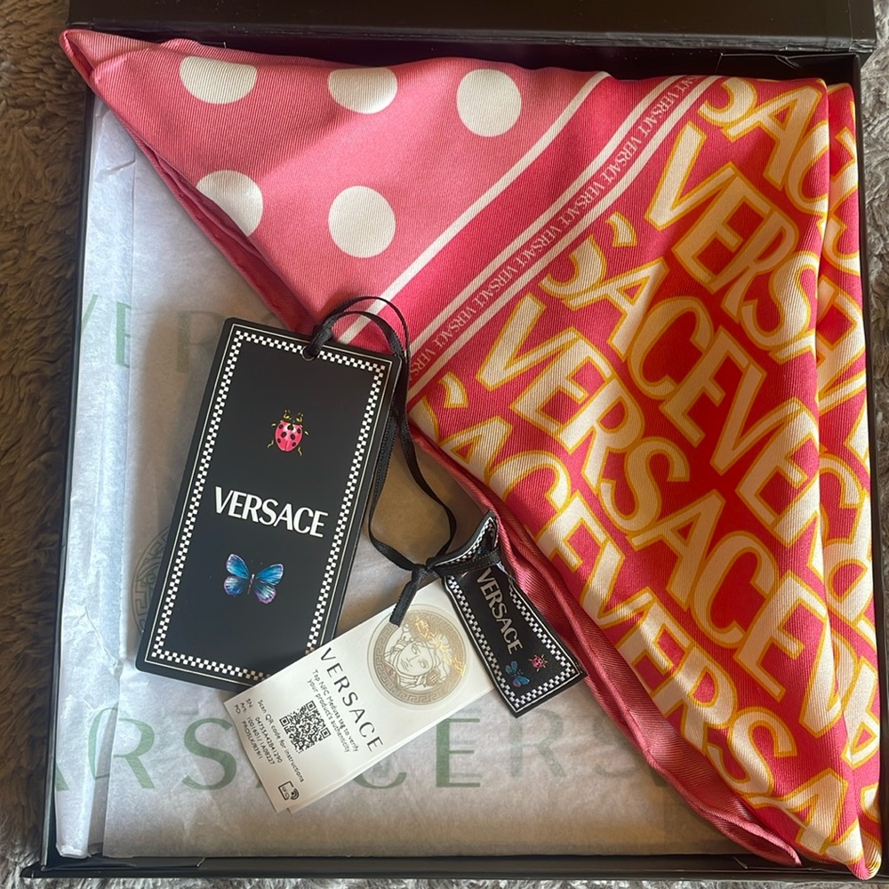 NEW VERSACE BANDANA WITH TAGS NEVER WORN